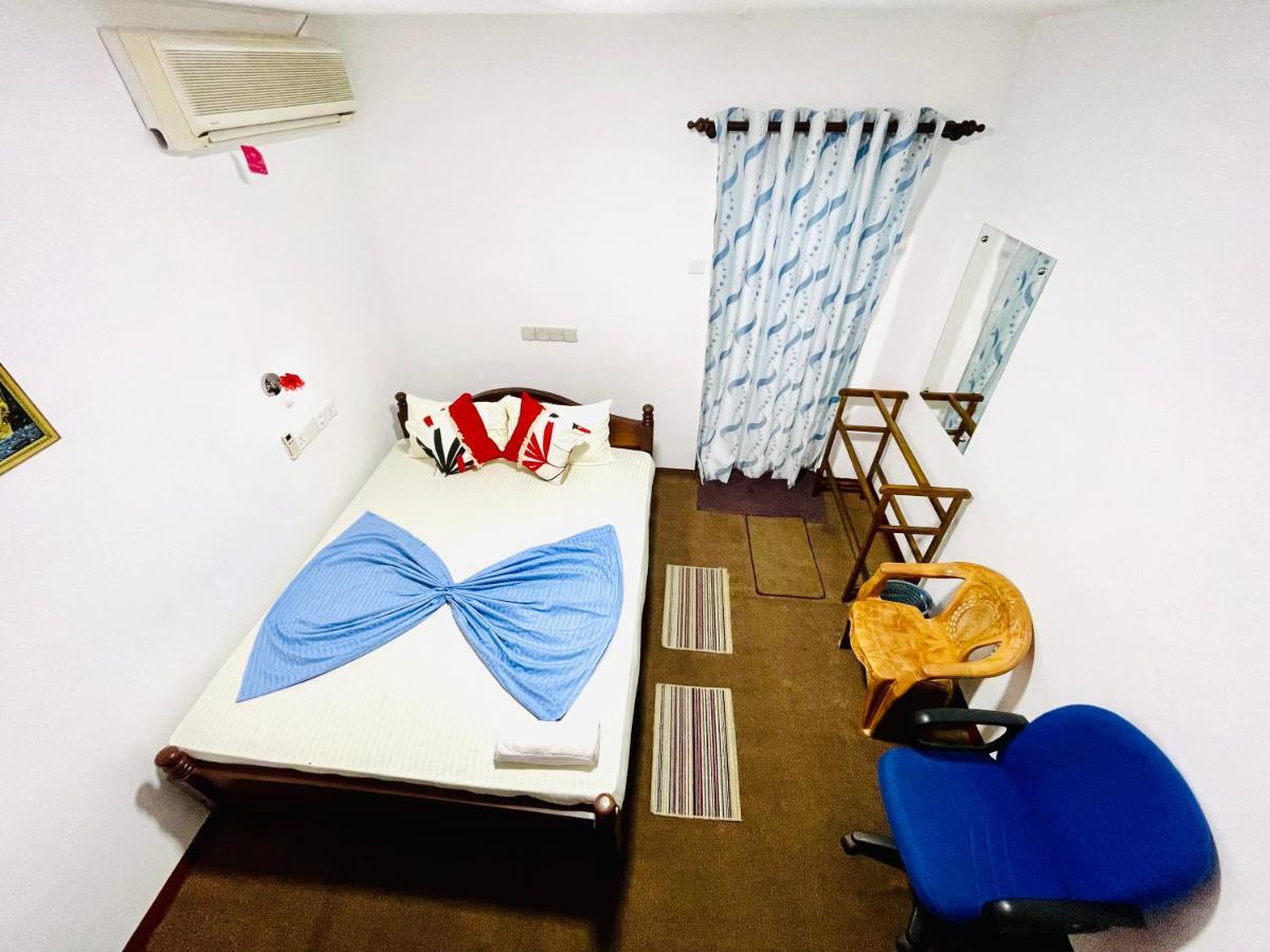 Nethusali Guest House Hikkaduwa Extérieur photo
