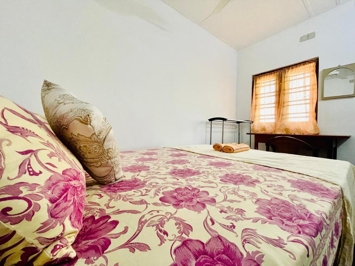Nethusali Guest House Hikkaduwa Extérieur photo