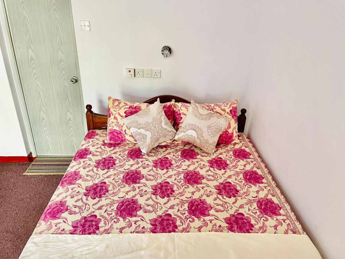 Nethusali Guest House Hikkaduwa Extérieur photo